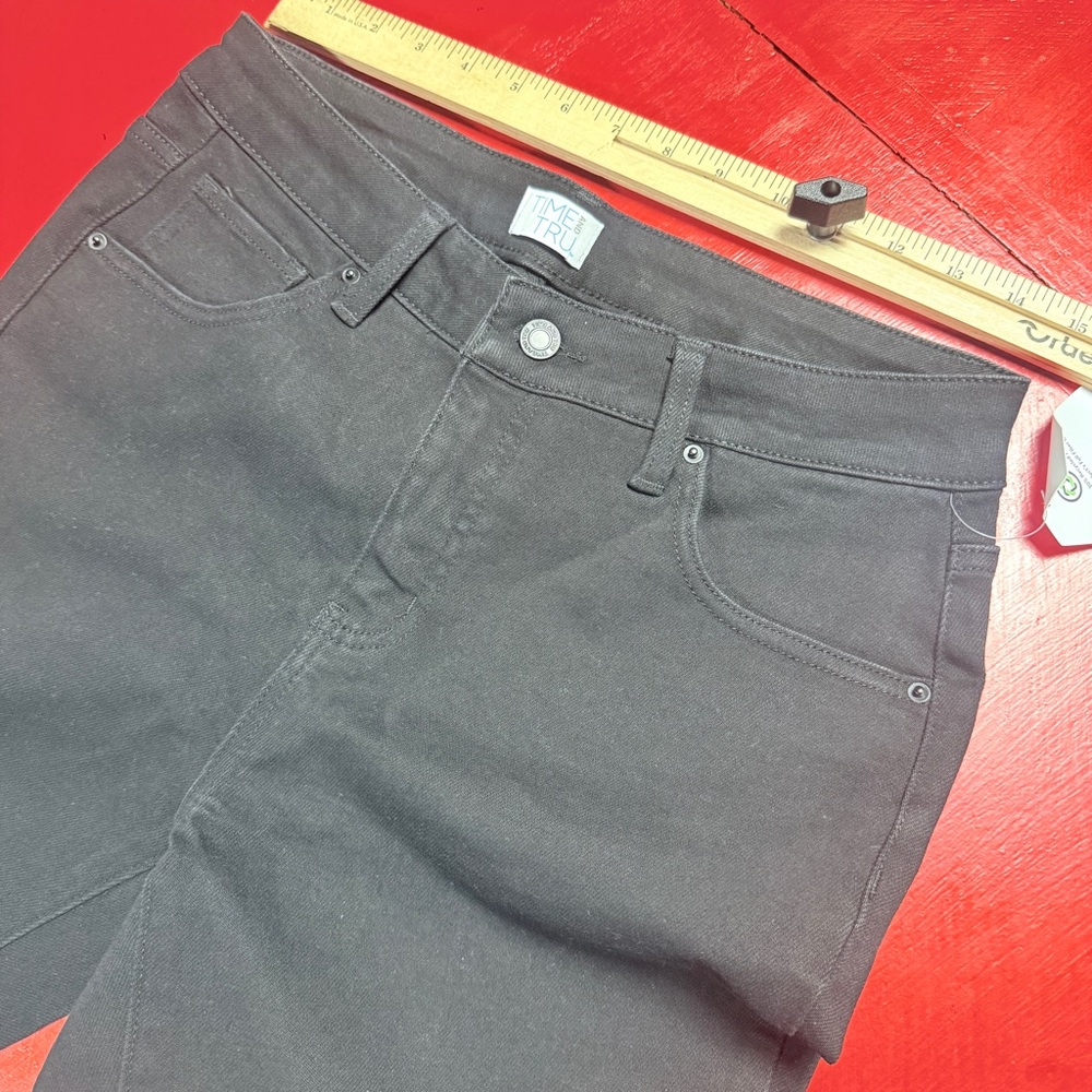 NWT TIME AND TRU BLACK JEANS - Picture 4 of 9